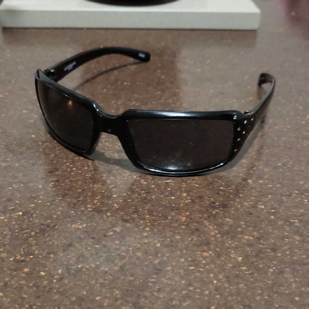 Liz Claiborne New York 80840 BLACK.  Made In Taiwan.
